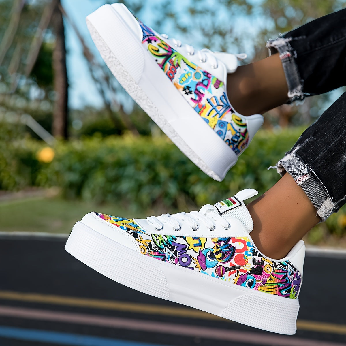 Women's Lightweight Casual Sneakers Non-Slip Canvas Lace-Up All-Season
