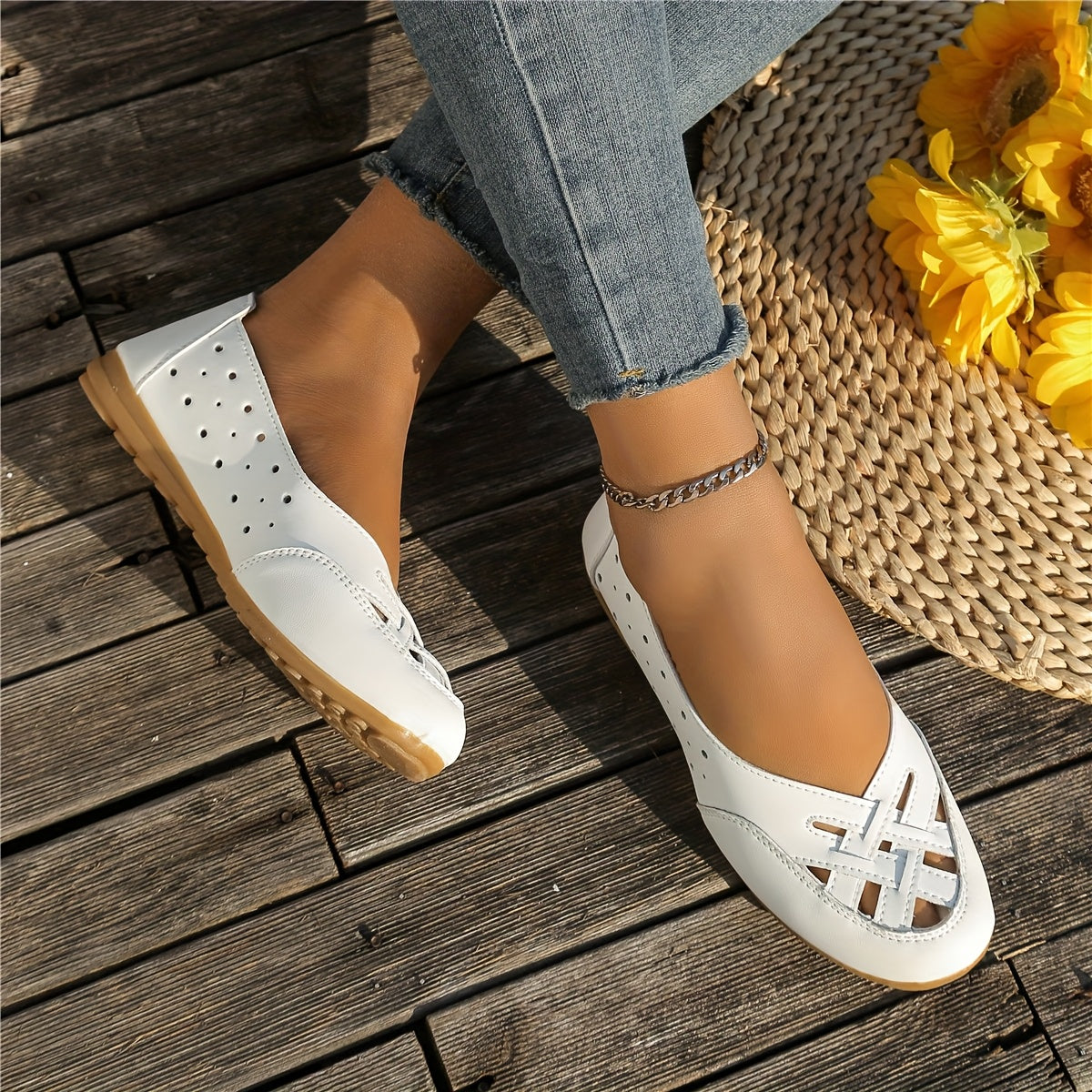 Women's Casual Flat Shoes Hollow Design Rubber Sole Non-Slip Comfortable