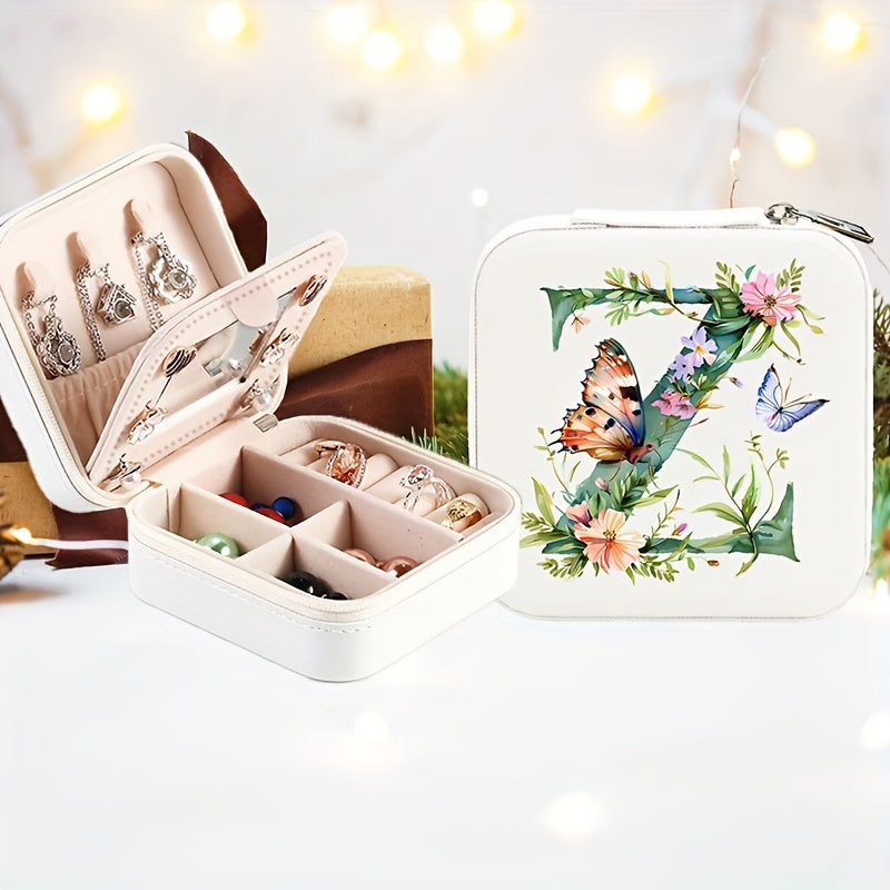 Yolgʻon charm bilan shaxsiylashtirilgan alfavitli flip-top bilan qoplangan, soʻzma-soʻz qoplangan va taqinchoqlarni saqlash uchun quti