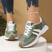 Zapatillas de mujer de color en bloque de bajo corte con tela transpirable y zapatos casuales