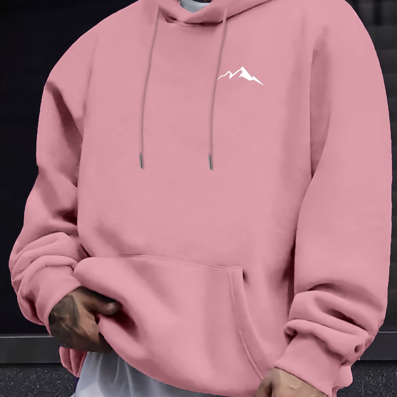 Erkaklar uchun oddiy tog' printli uzun qo'lqonli xuddi, cho'ntakli, kuz va qish uchun ideal.