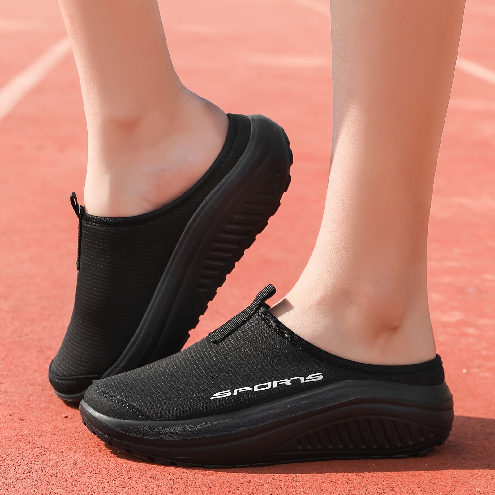 Ayollar uchun nafas oladigan tarmoqli slip-on kundalik sport poyabzali, yengil va qulay