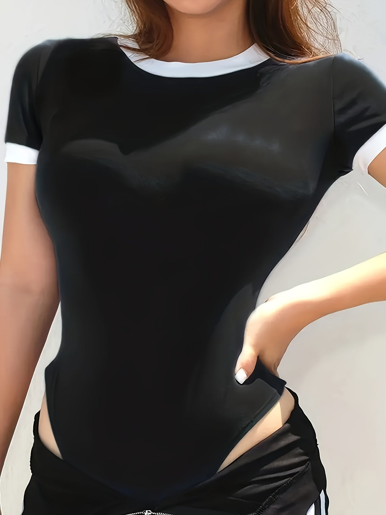 Body de mujer con control de abdomen, ribete en contraste, tela de punto sólida