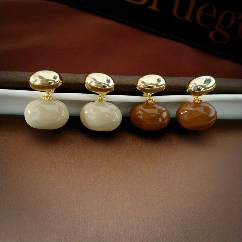 Retro elegant uslubida oval shakldagi emal quloq uzuklari, 14K qoplangan misdan tayyorlangan - kundalik tasodifiy kiyim uchun mukammal.