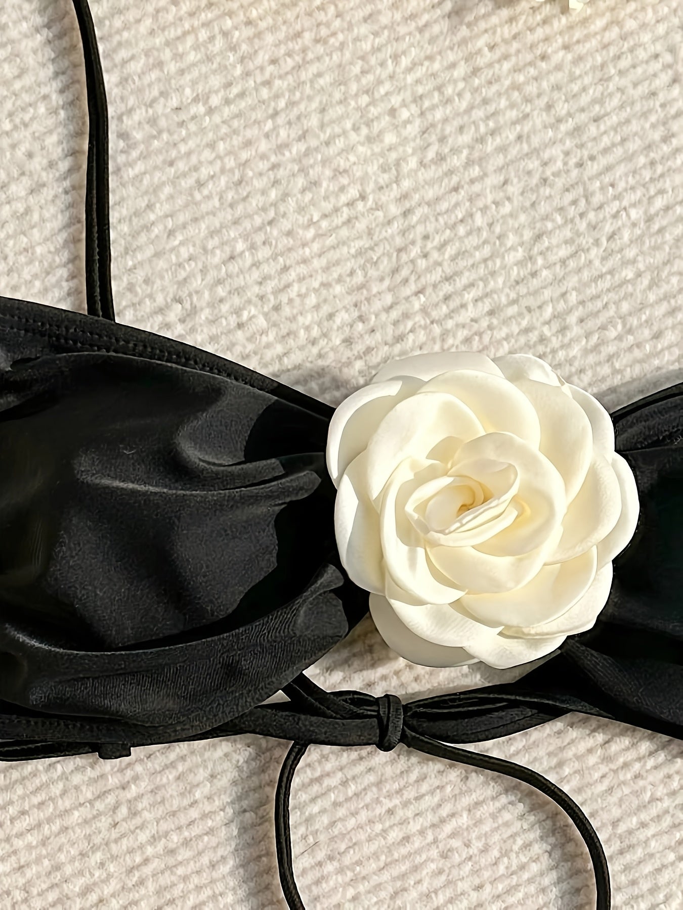 Qora 3D gul naqshli, kamonstrli, ikki qismli ayollar uchun kiyim