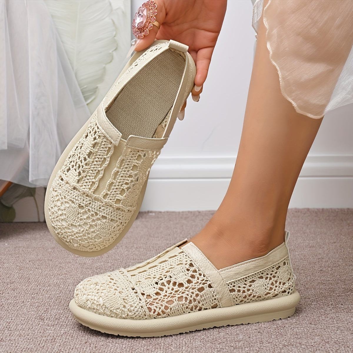 Women's Breathable Mesh Slip-On Loafers Round Toe Flat Shoes for All Seasons