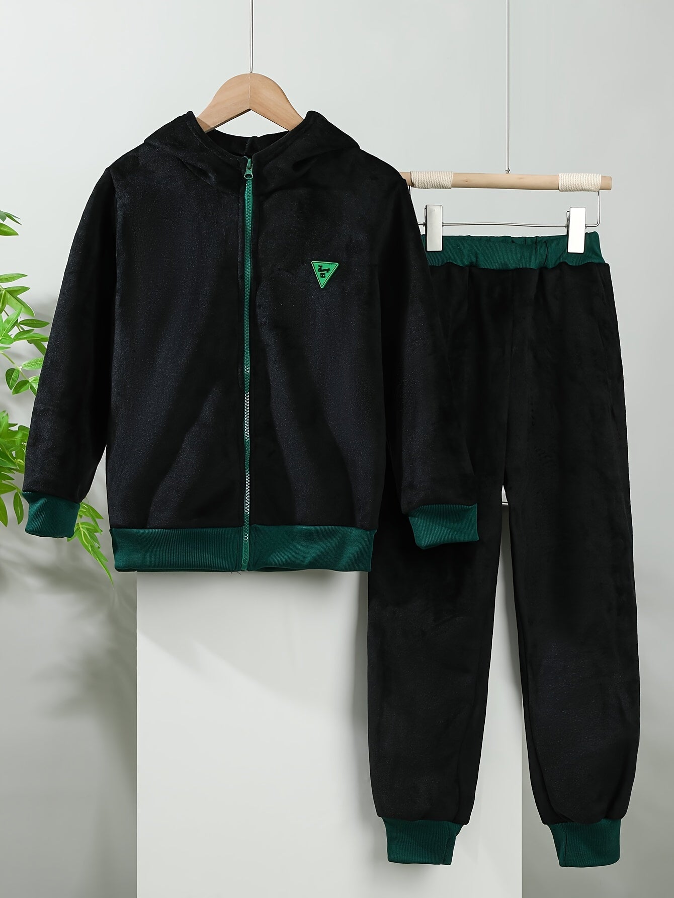 Boys Velvet Hooded Two-Piece Suit Fall Winter Zipper Alphabet Pattern