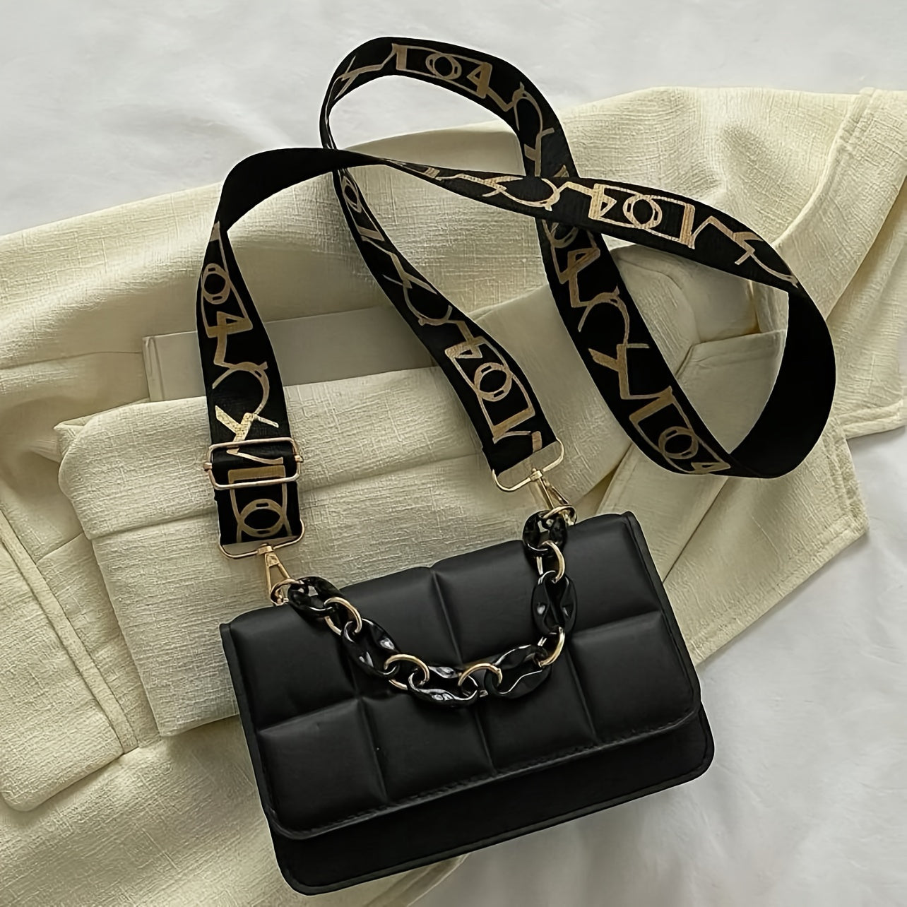 Soʻnggi sozlanadigan kamar bilan qora sintetik charm mini plaid crossbody sumkasi