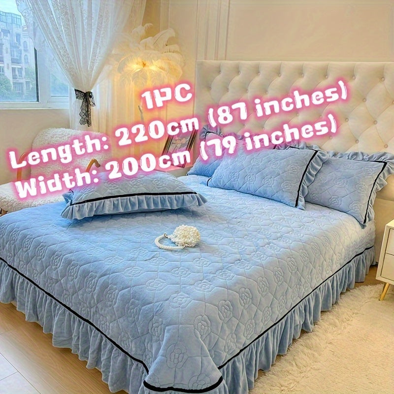 Ultra-Soft Milk Velvet Quilted Bedspread with Lace Detailing Hypoallergenic Breathable Solid Color Black Piping