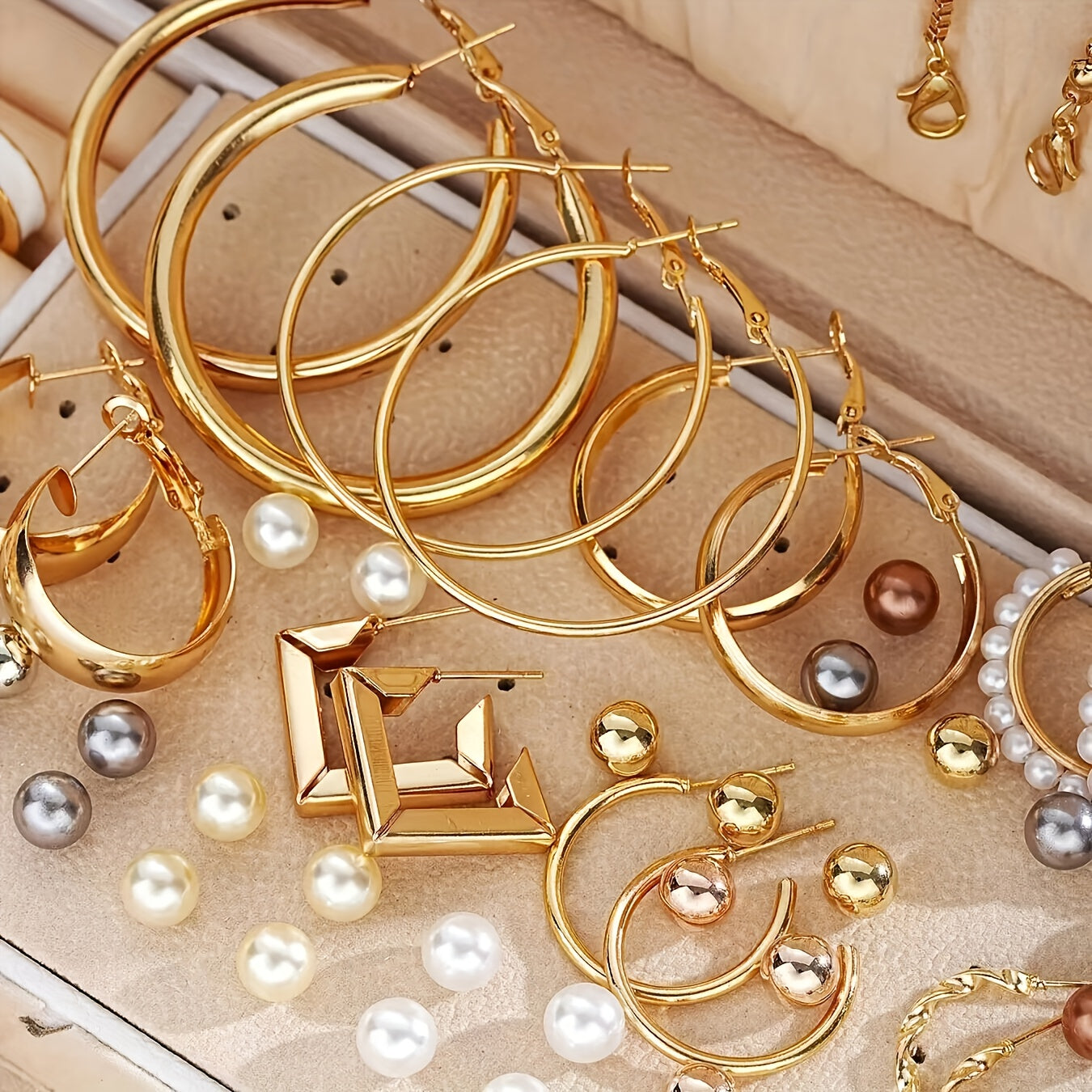 Винтажный набор восточного украшения с подвеской-бабочкой в форме сердца, украшенными бусинами серьгами и широким колье