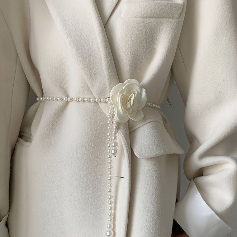 Women's Pearl Belt with Camellia Decoration Faux Pearl Waist Chain for Casual and Party Wear