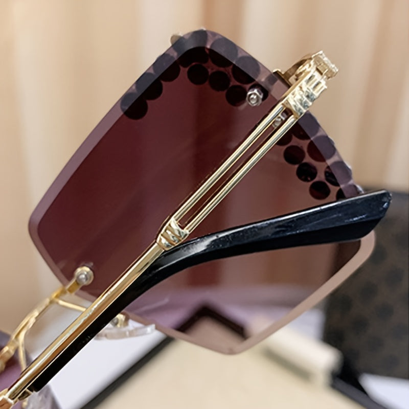 Gradient linzali va rhinestone bezaklari bilan bezatilgan zamonaviy ayollar ko'zoynaklari