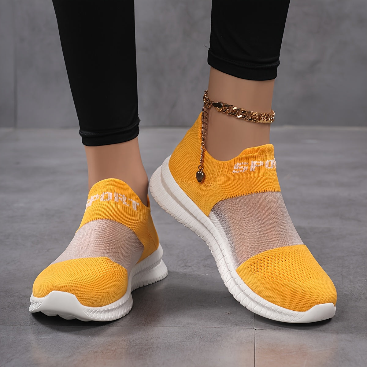 Ayollar uchun nafas oladigan slip-on sport poyabzali, yengil mato ustki qismi, qizil va oq, kundalik va sport uchun mos