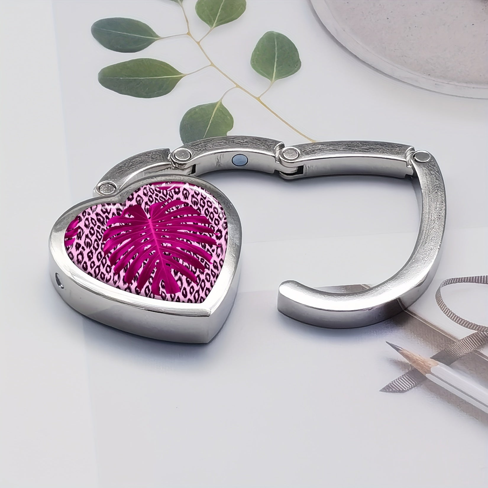 Heart-Shaped Purse Hook with Exquisite Print, Foldable Bag Hanger for Tables