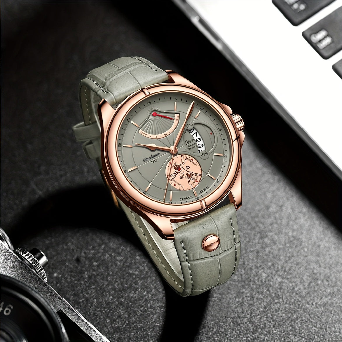 Casual Luminous Quartz Watch for Men and Women Waterproof with Calendar and PU Leather Strap