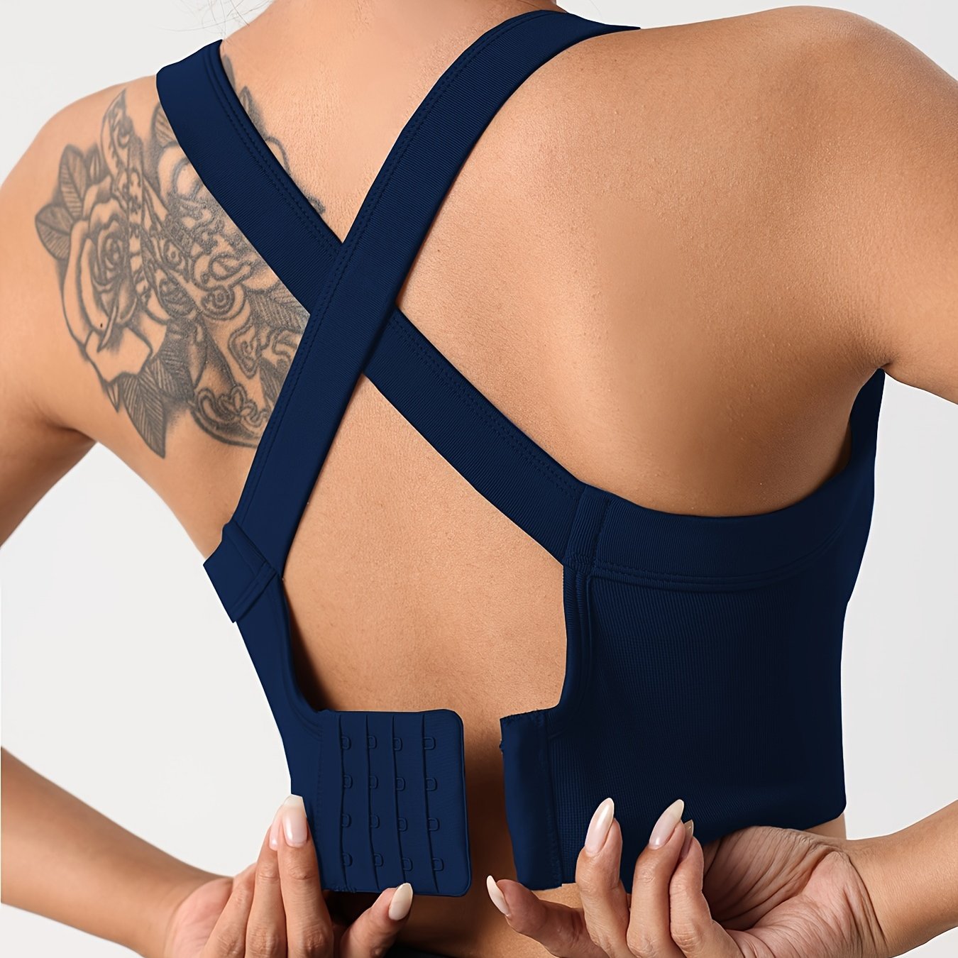 Спортивный бюстгальтер однотонного цвета с халтером и перекрестным дизайном, идеально подходит для горячей йоги и фитнеса.