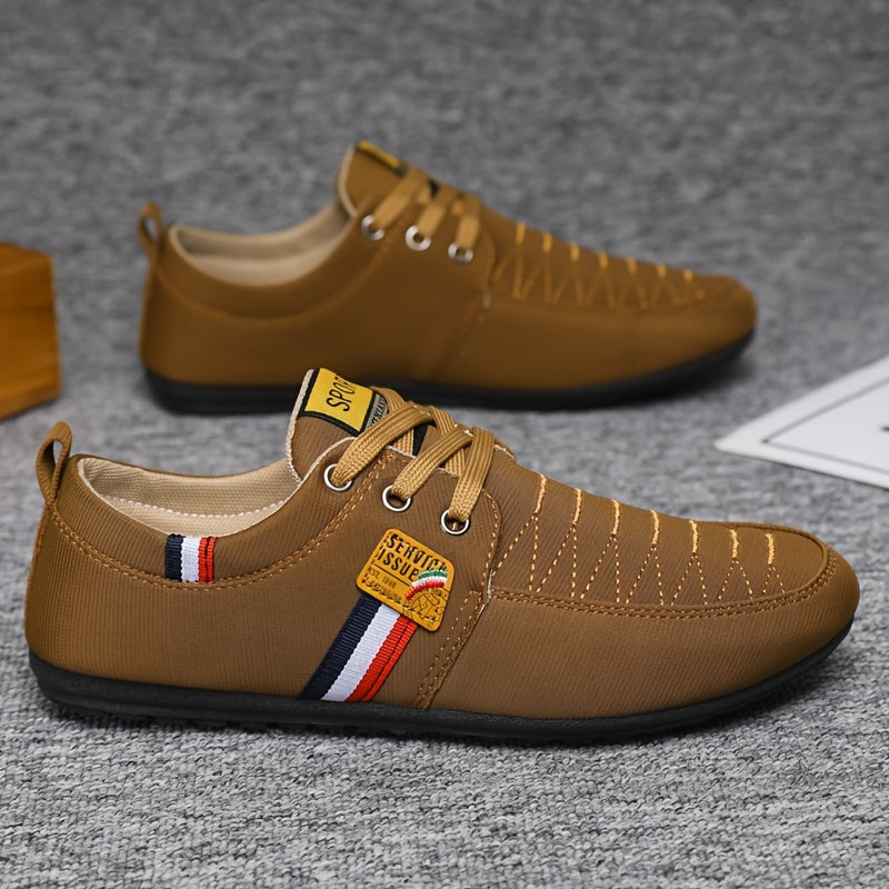 Katta o'lchamdagi erkaklar uchun mustahkam rangdagi biznes uslubidagi yurish poyafzallari, sirpanmaydigan shoelace dizayni va yumshoq, bardoshli taglik bilan.