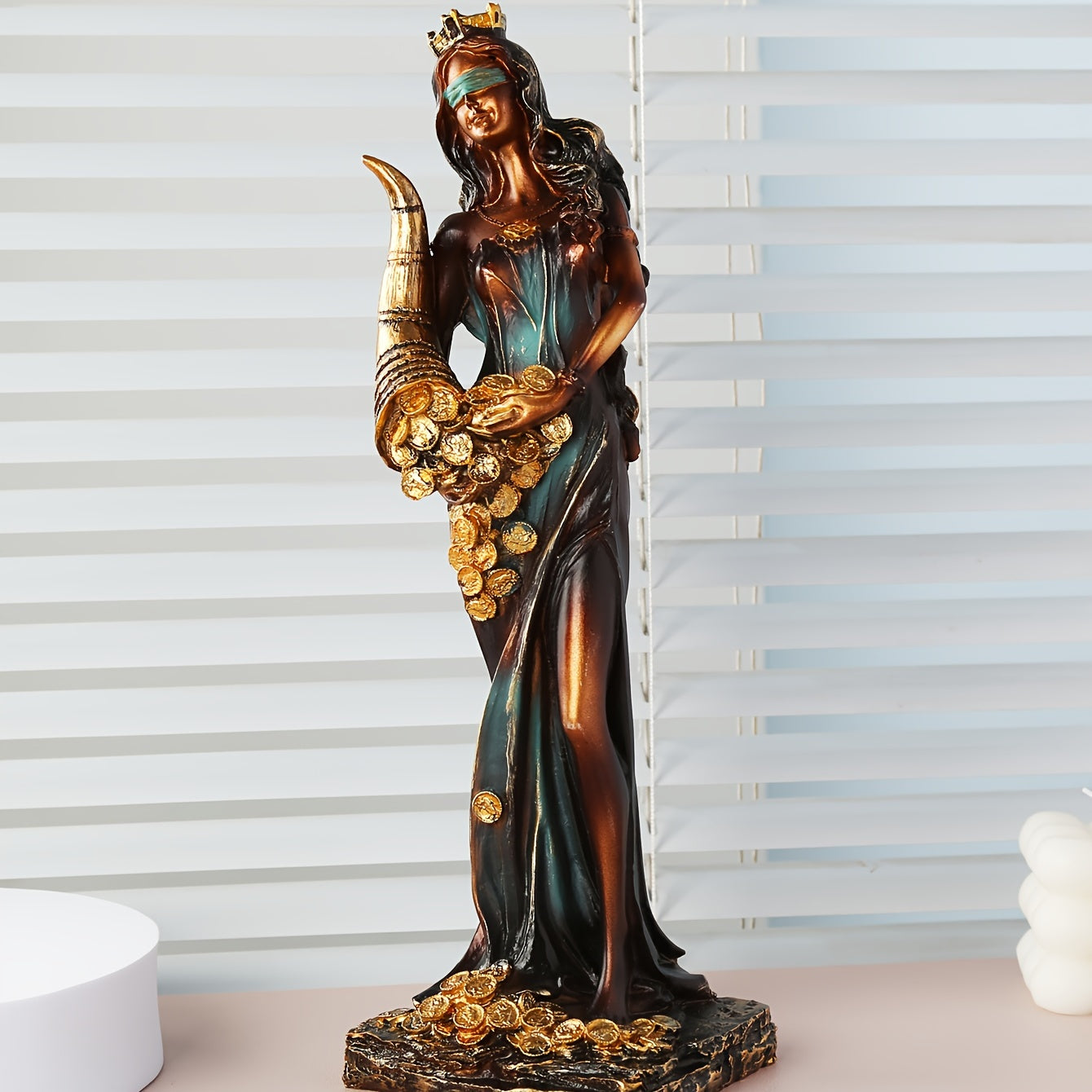 Vintage Resin Goddess of Wealth Statue for Home Office Tabletop Decorative Figurine for Outdoor Use