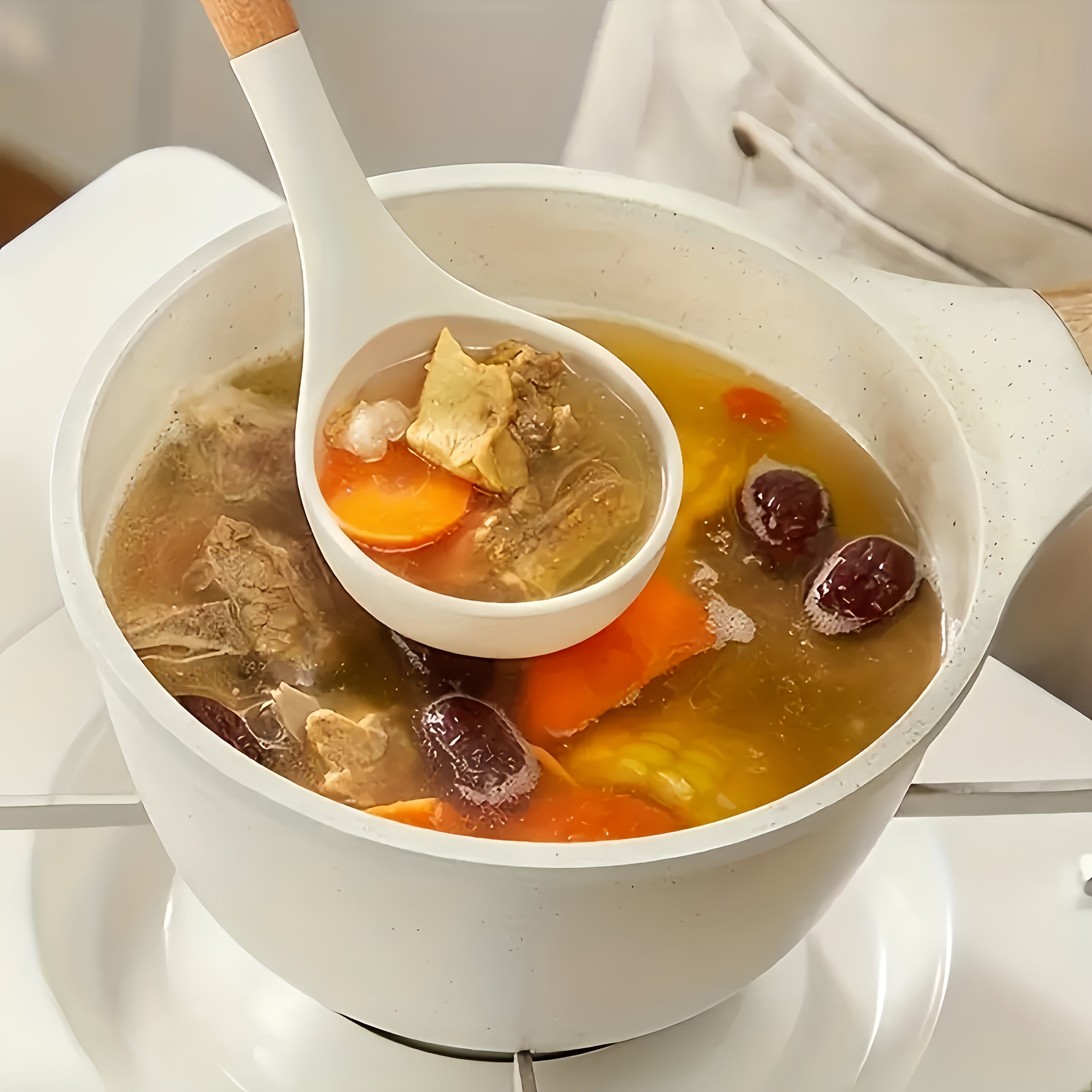 3 ta silikon non-stick pishirish asboblari to'plami, yog'och tutqichlar bilan, issiqlikka chidamli, suv o'tkazmaydigan qopqog'li qopqoq va qoshiq