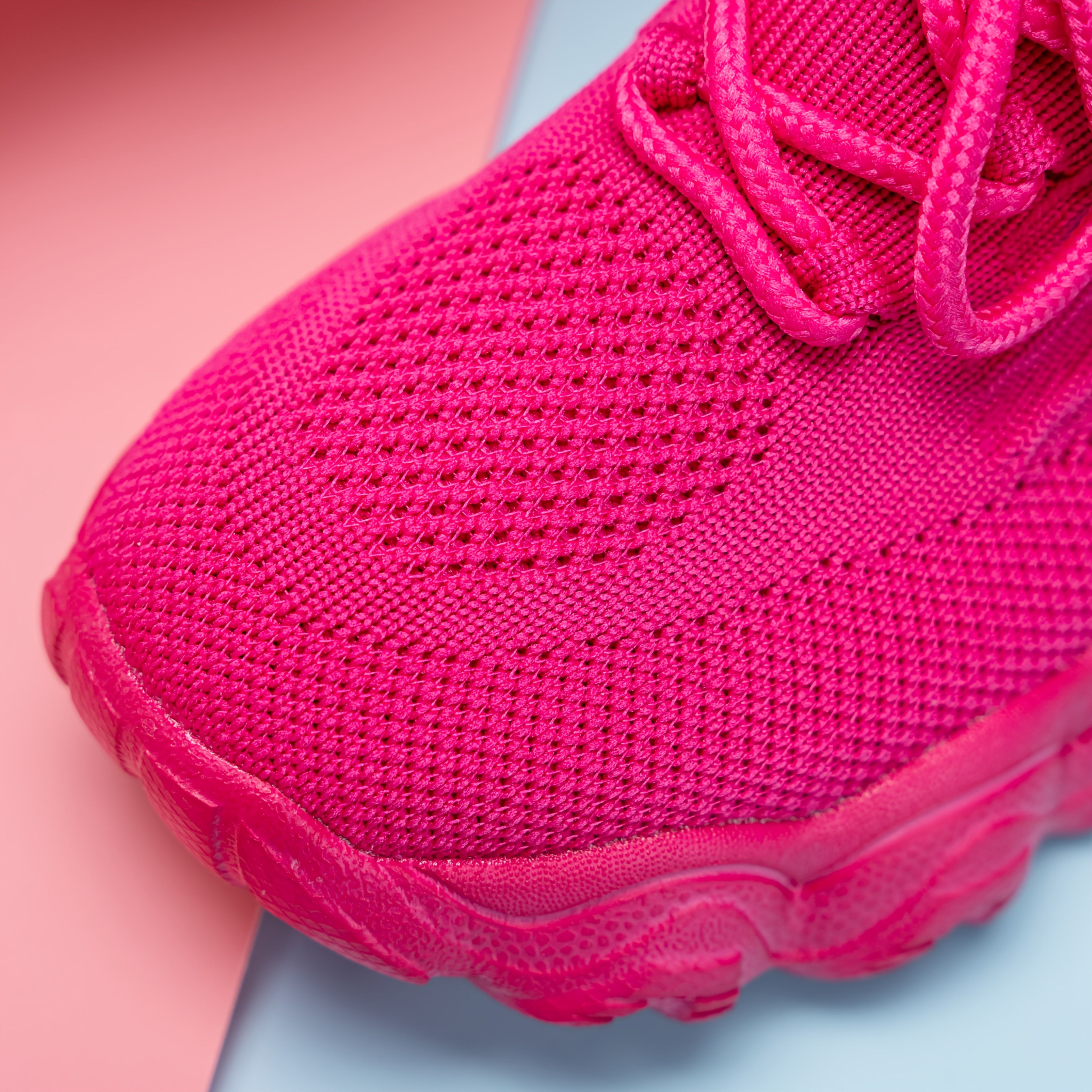 Qizlar uchun nafas oladigan to'qilgan tarmoq krossovkalari, turli ranglarda, ochiq havoda o'ynash va tasodifiy kiyimlar uchun mukammal. Sirpanmaydigan EVA taglik, engil dizayn.