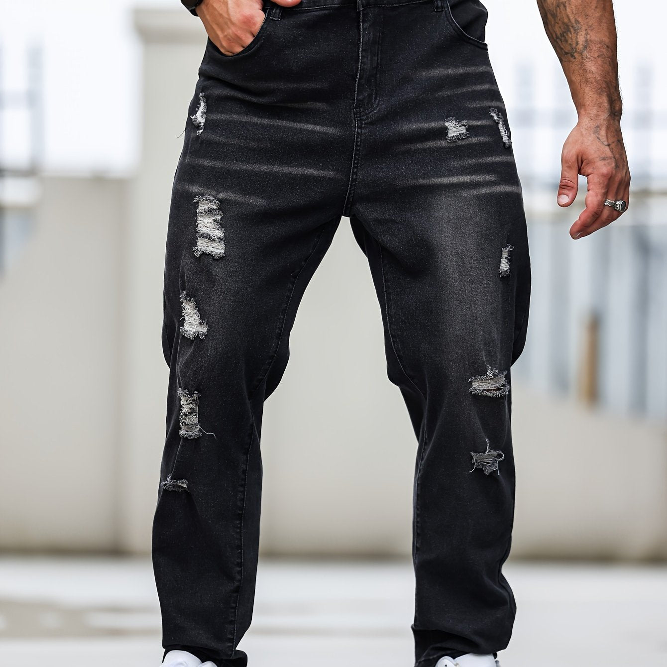 Erkaklar uchun qora rangdagi plussiz skinny jinsilar, o'rta cho'zilishli, yirtilgan denim. Kattalar uchun mos keladigan, barcha mavsumlarga mo'ljallangan to'qilgan matodan tayyorlangan.