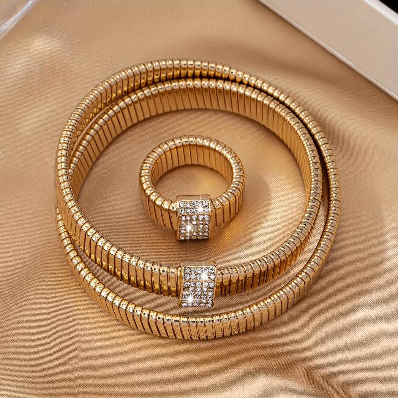 Zamonaviy va jozibador ilon zanjirli bilaguzuk va uzuk to'plami - Ayollar uchun yozgi muhim aksessuar, har kuni kiyish yoki maxsus tadbirlar uchun ideal