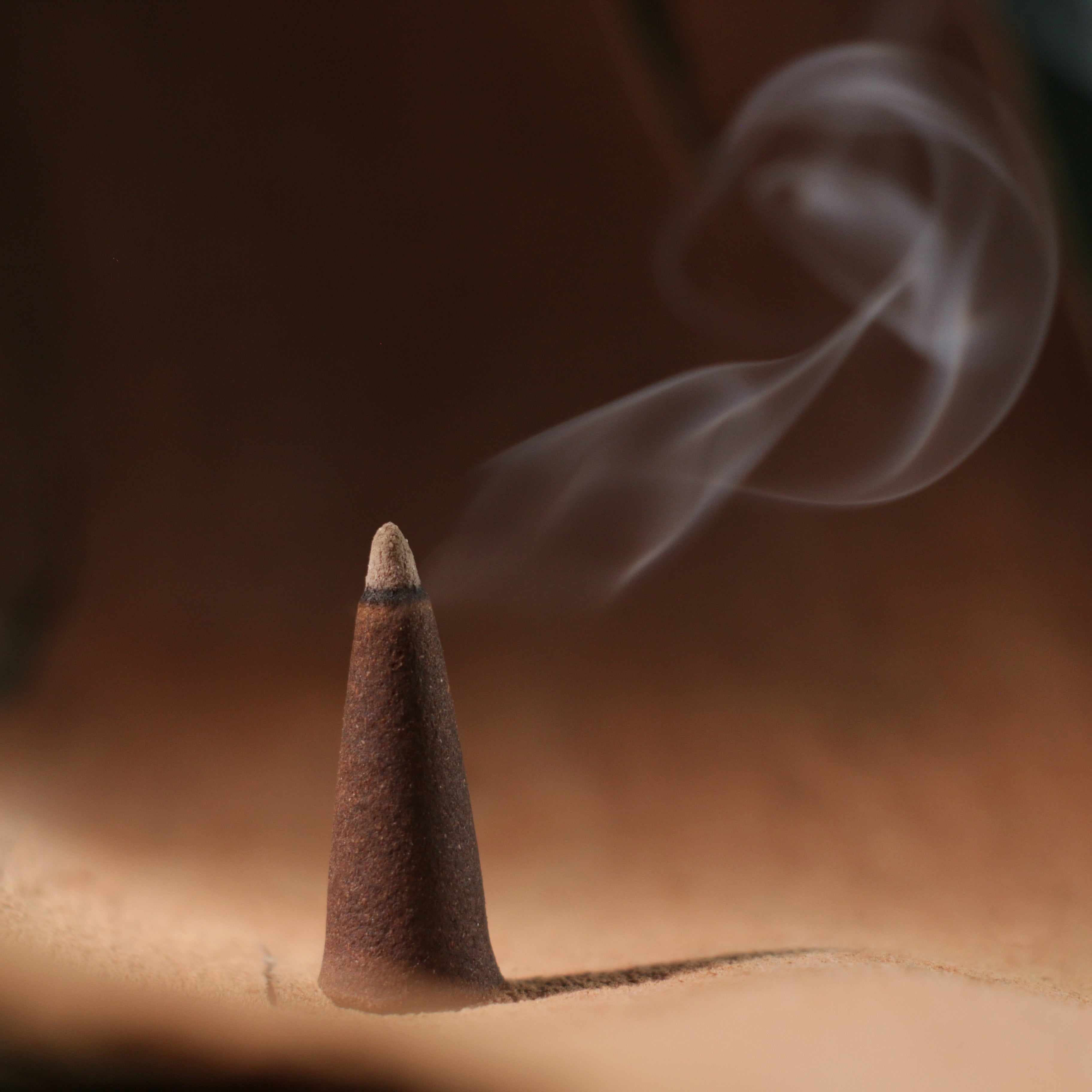 5/10 piezas de conos de incienso de madera con canela de manzana para aromaterapia, meditación, yoga y hogar