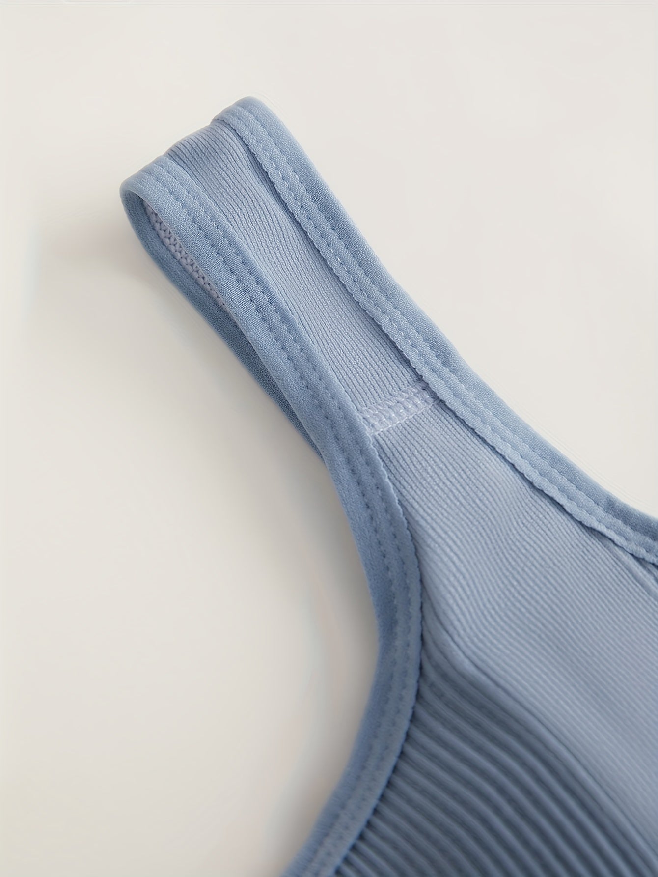 6 надежных беспроводных спортивных бюстгальтеров для женщин, идеальных для бега и тренировок, с комфортным и дышащим дизайном.