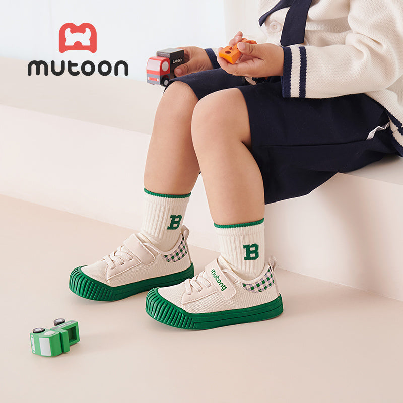 Children's Canvas Shoes for Boys and Girls with Non-Slip Sole and Protective Toe