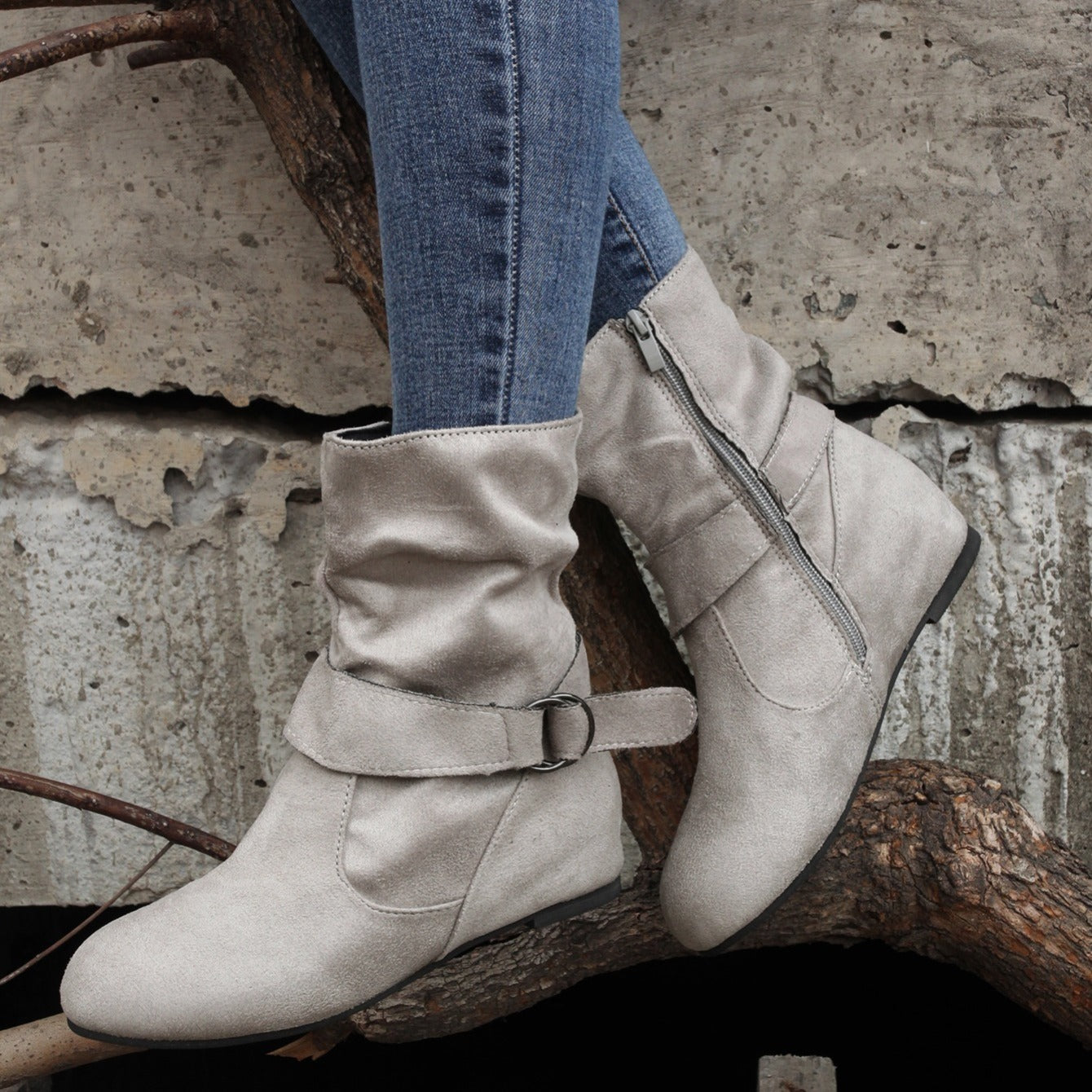 Women's Ankle Boots Solid Color Round Toe Buckle Side Zipper Outdoor Shoes