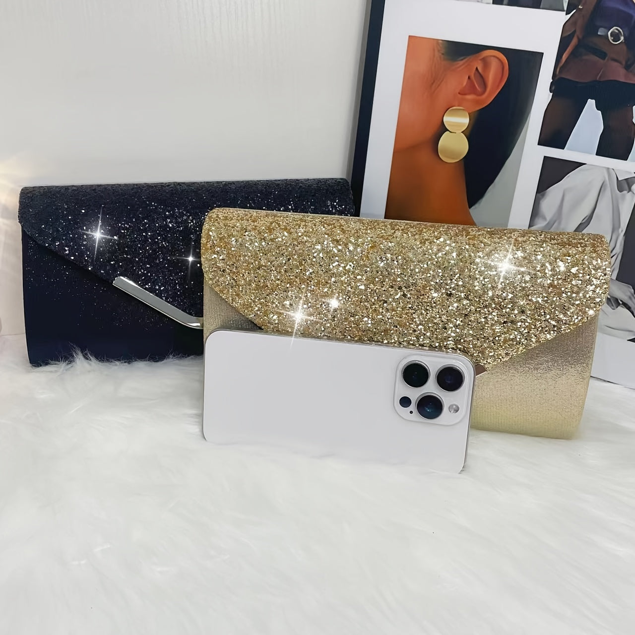 To'ylar va partiyalar uchun hashamatli metall bezakli kechki sumka.