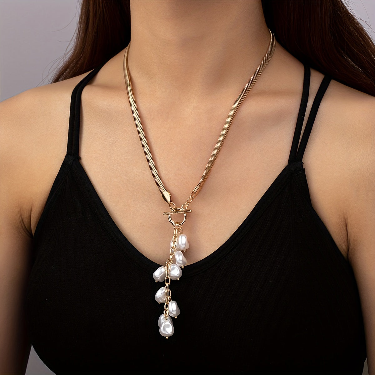 Zamonaviy fransuz uslubidagi soxta marvaridli pandant bilaguzuk, 1 dona, silliq temir ilon zanjiri, oq akril marvaridlar, har kuni va maxsus tadbirlar uchun mukammal, ayollar uchun ideal sovg'a.