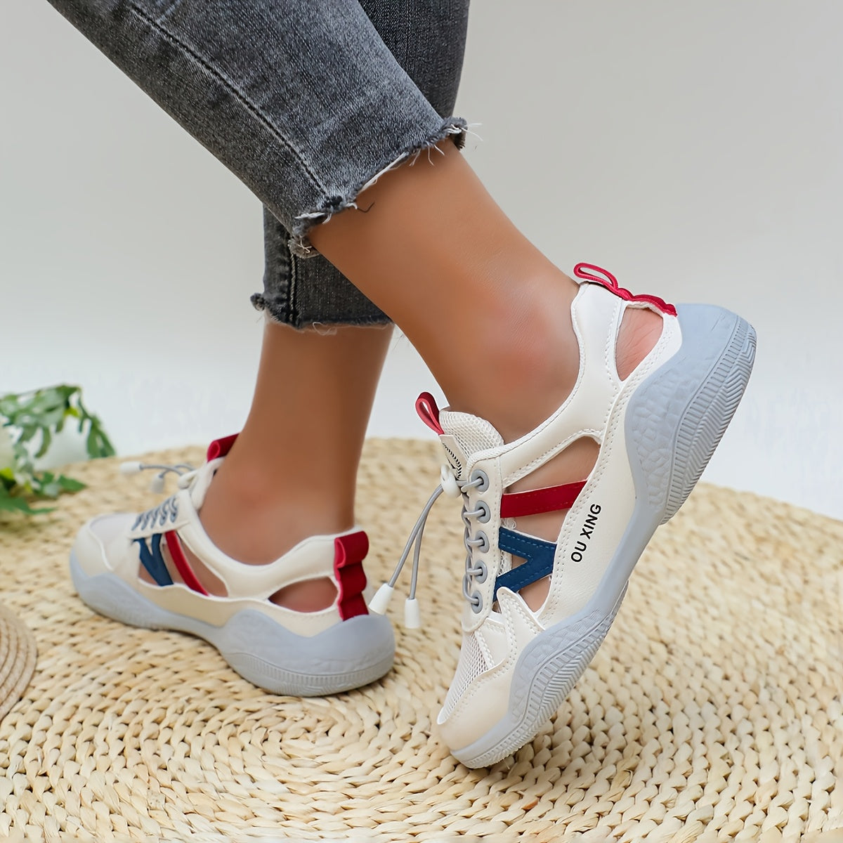 Women's Casual Sneakers Low-Top Lace-Up Breathable Fabric Comfortable Shoes