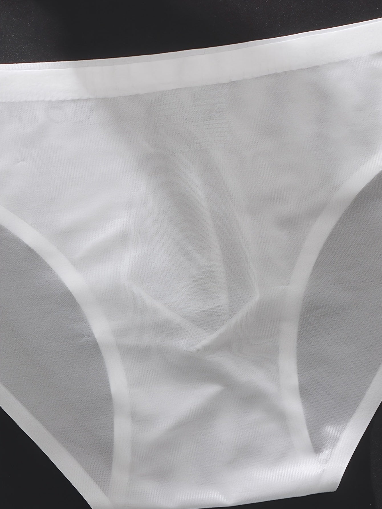 68% naylon va 32% spandeks to'qilgan matodan tayyorlangan erkaklar uchun 5 ta to'plam seamless boxer briefs. Yengil, cho'ziluvchan va qulay, bir rangli va harf bosma dizayni bilan. 150gsm.