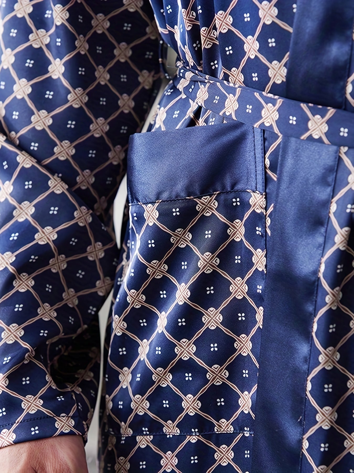 Men's Casual Pajama Set with V-Neck Robe Belt Random Print Polyester Non-Stretch