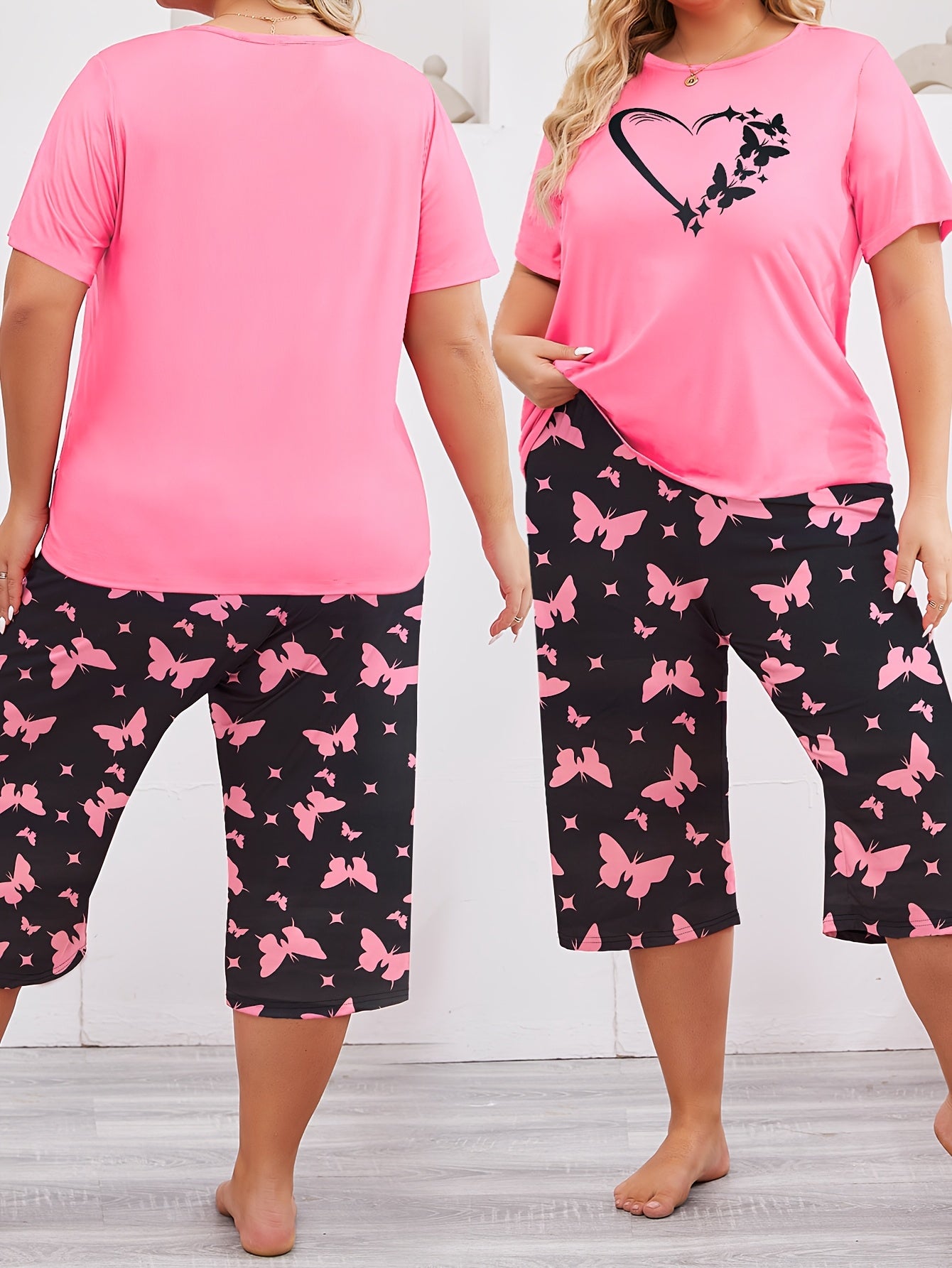Plus Size Women's Casual Pajama Set Short Sleeve Capri Pants Heart Print Two Colors