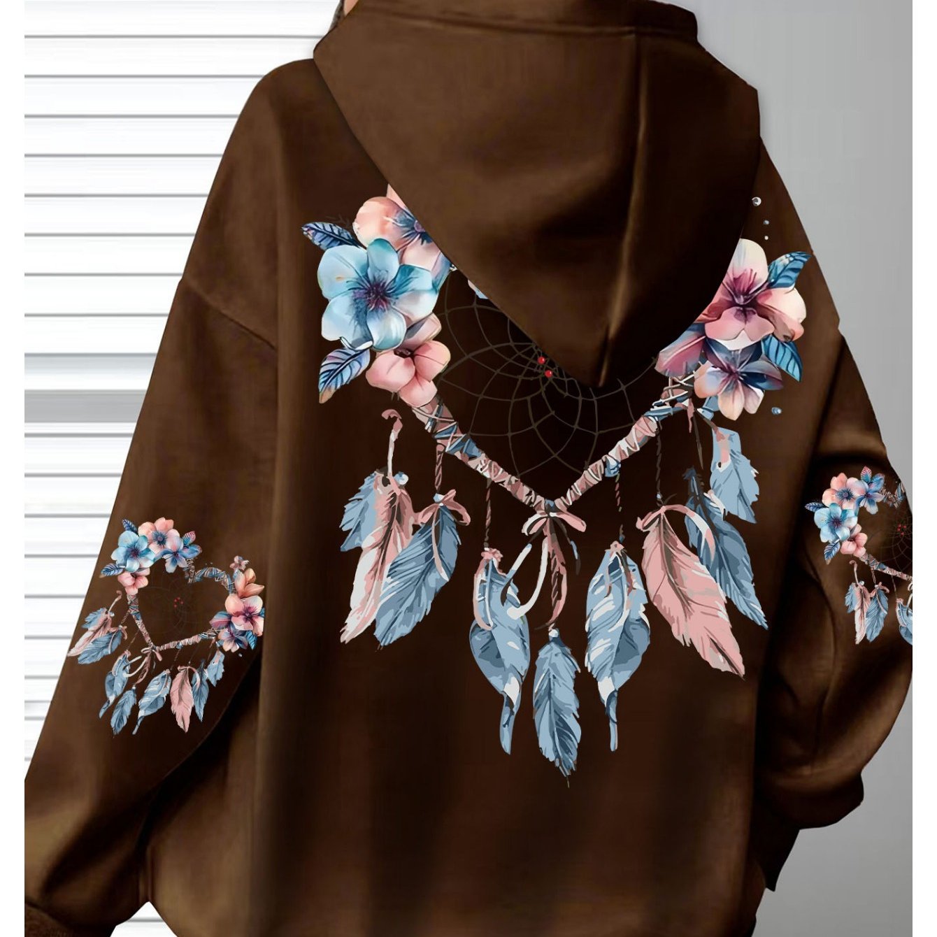 Толстовка женская с цветочным принтом, длинные рукава, черная с карманами, размер плюс