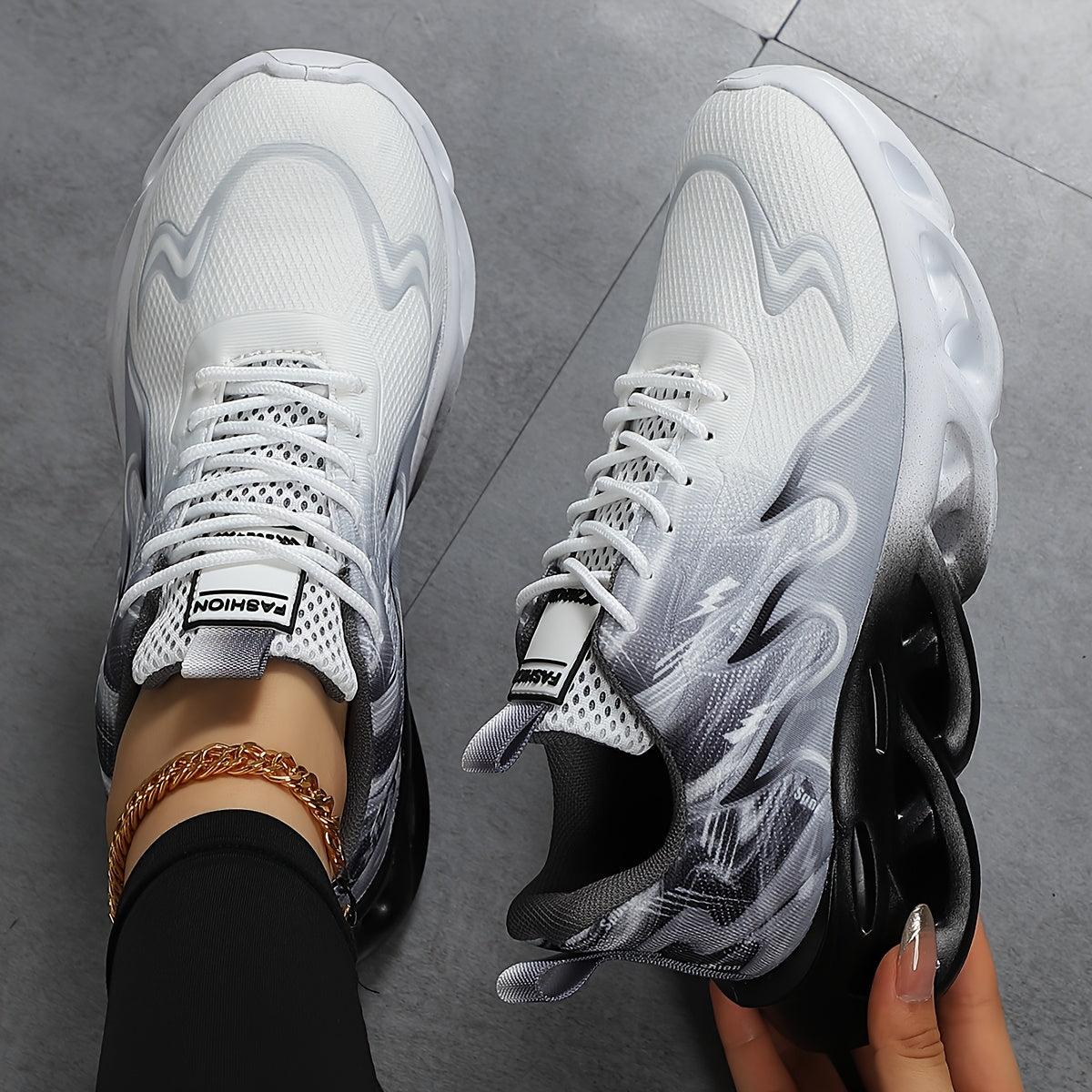 Breathable Lightweight Mesh Running Shoes for Men and Women with EVA Sole