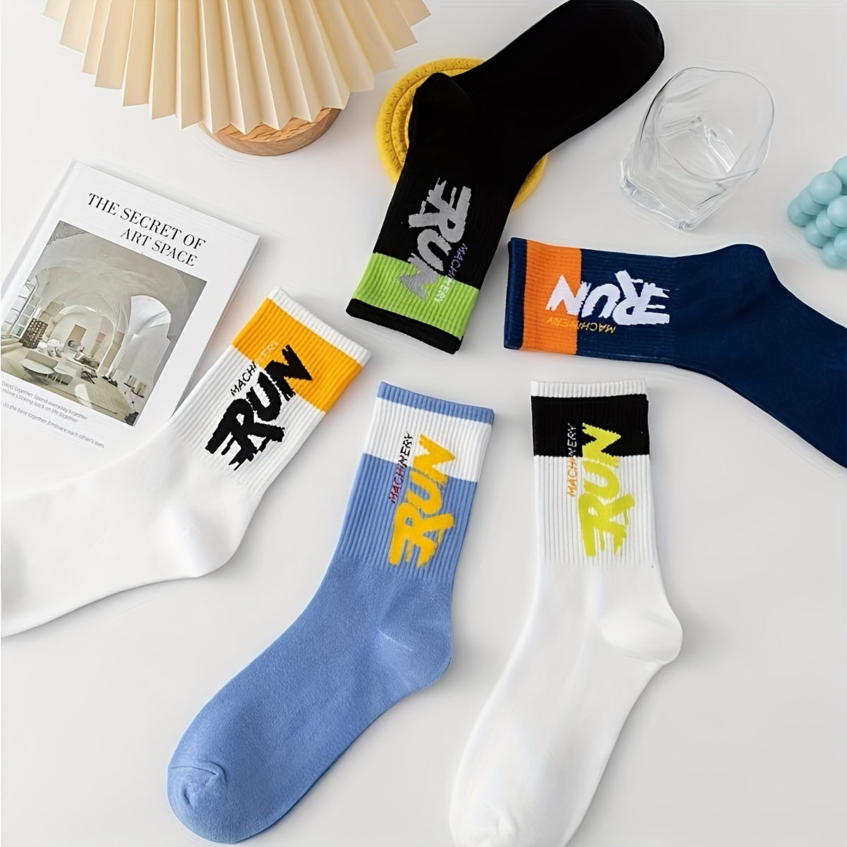 Men's Mid-Calf Crew Socks 5 Pairs Letter Pattern Breathable Polyester for Outdoor Sports
