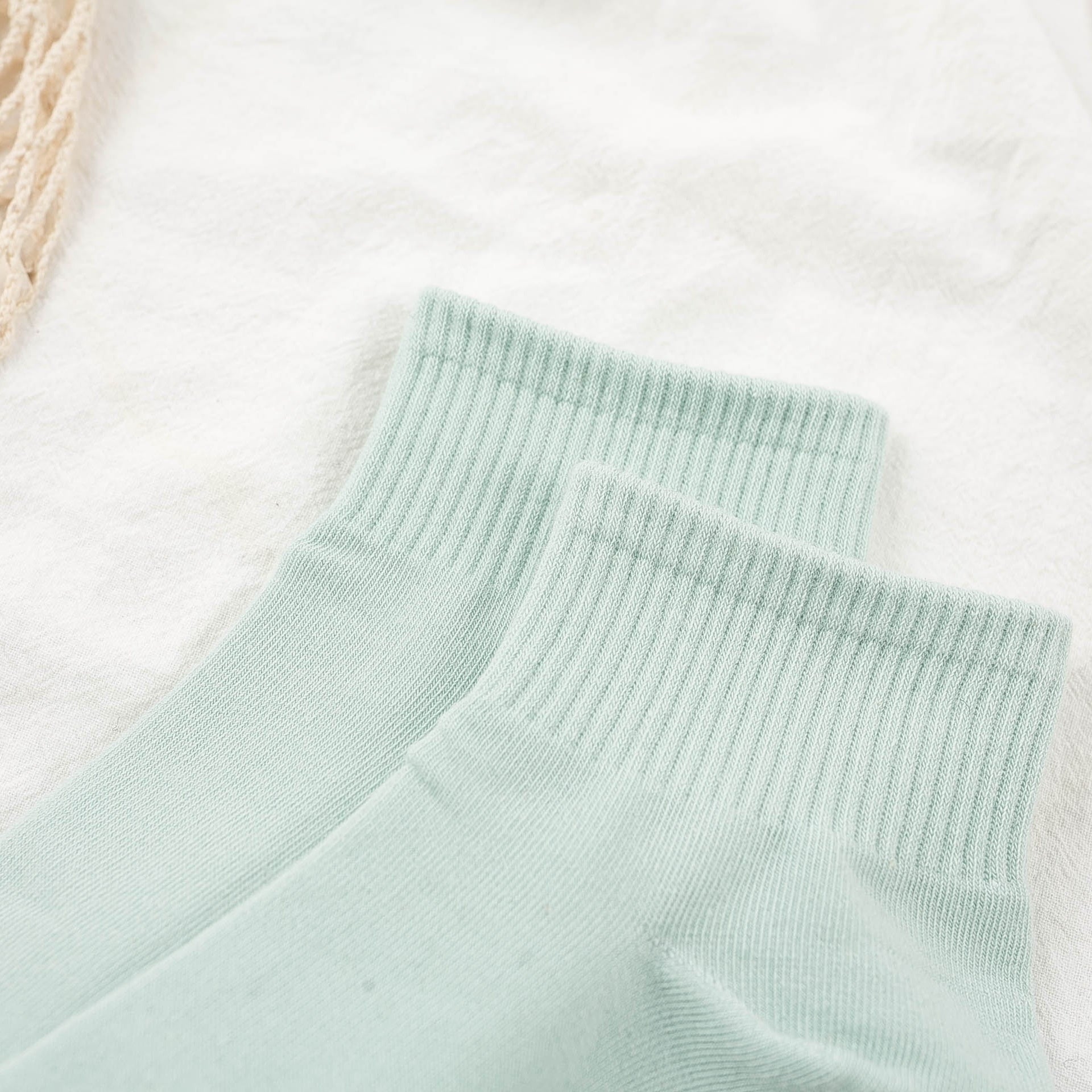 Women’s Crew Socks 10 Pairs Solid Color Comfortable Knit Polyester Spandex