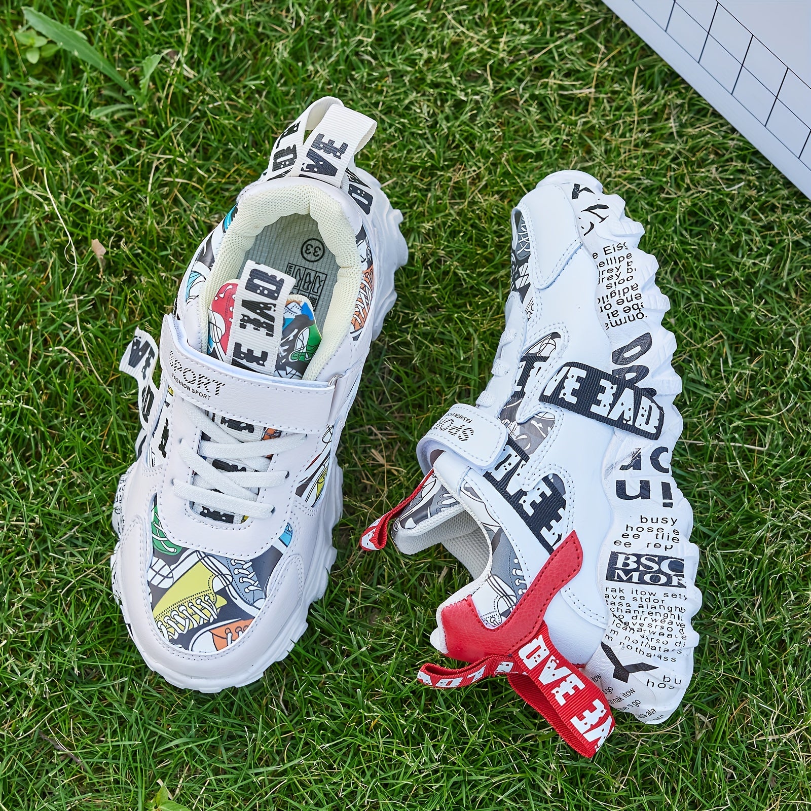 Детские спортивные кроссовки бело-красные мультяшные низкие повседневные туфли на липучке всесезонные