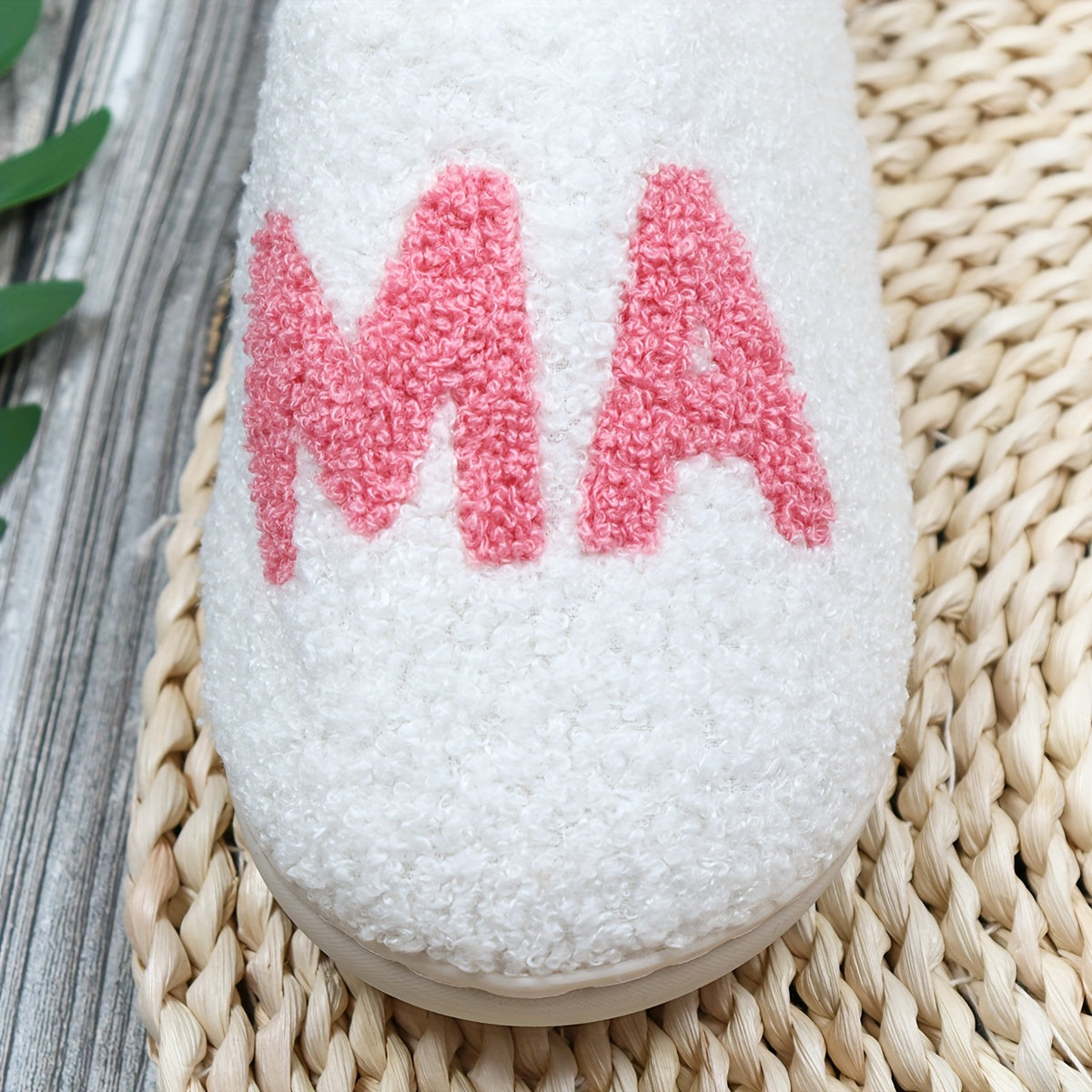 Women's Plush Slippers with "Mama" Lettering Non-Slip Indoor Outdoor Warmth