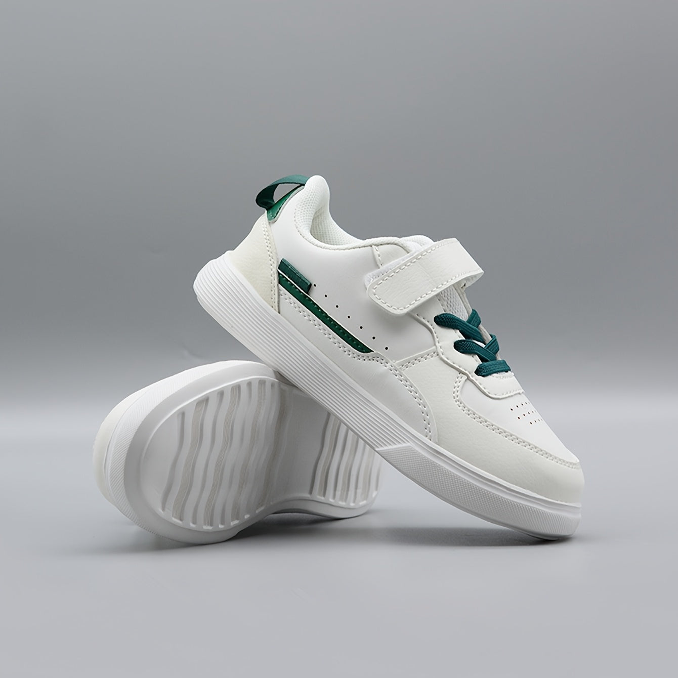 Barcha mavsumlar uchun mos, qulay, engil va zamonaviy rang-blokli skeytbord poyabzallari o'g'il va qizlar uchun.