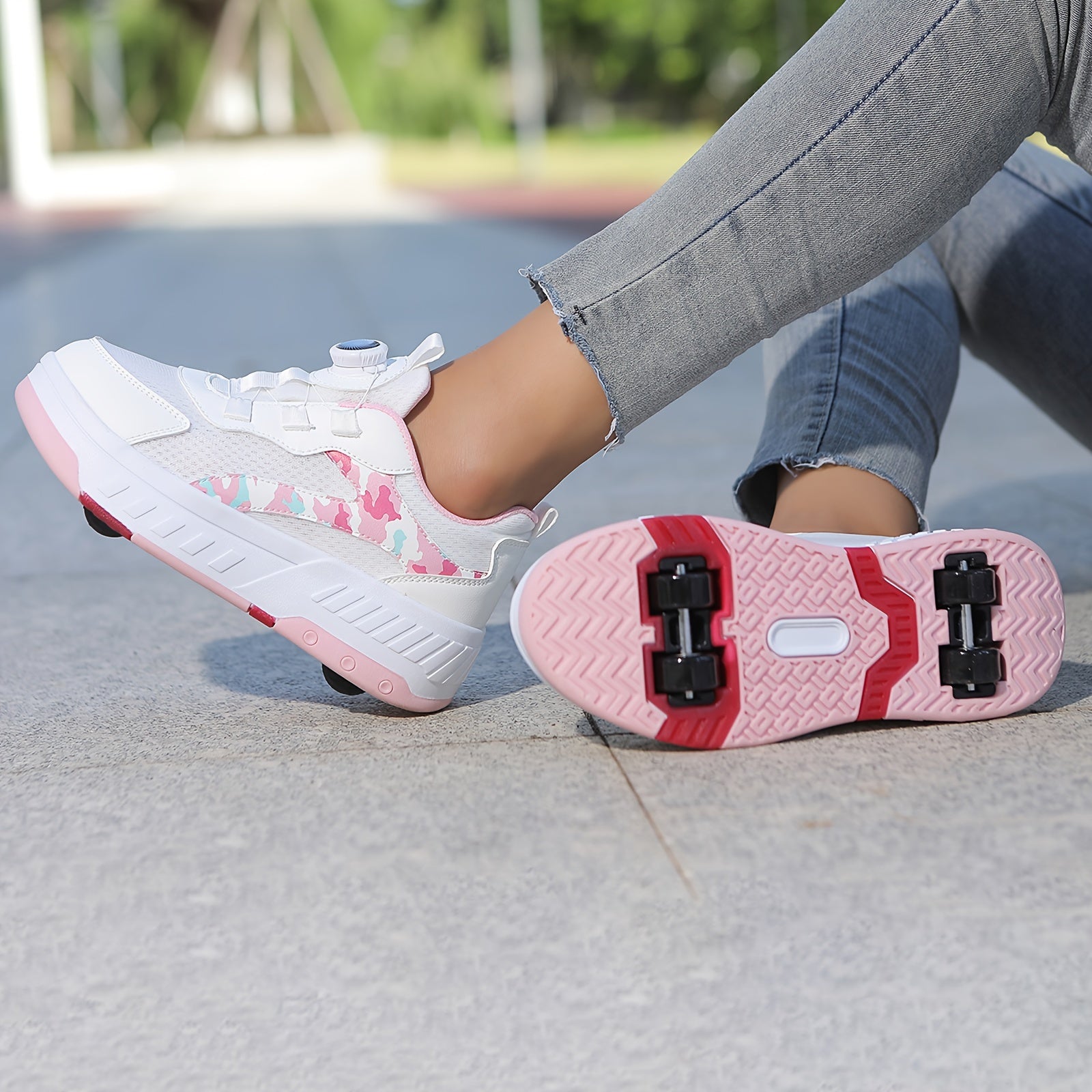 O'g'il bolalar uchun pastki roller skeyt poyabzallari, tasodifiy, zamonaviy, engil, havalandırıcı va ichki va tashqi foydalanish uchun yoz va kuzda sirpanmaslik xususiyatiga ega.