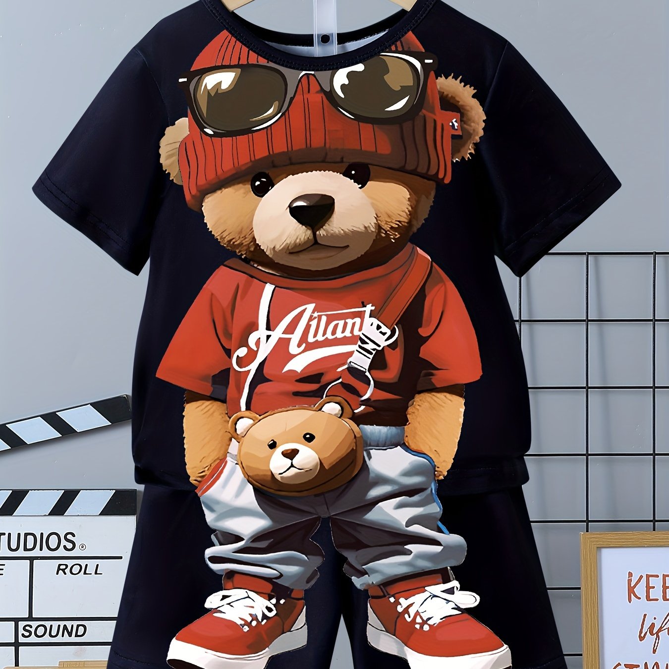 Летний комплект для мальчиков: футболка с мультяшным медведем и шорты из полиэстера, комфортные