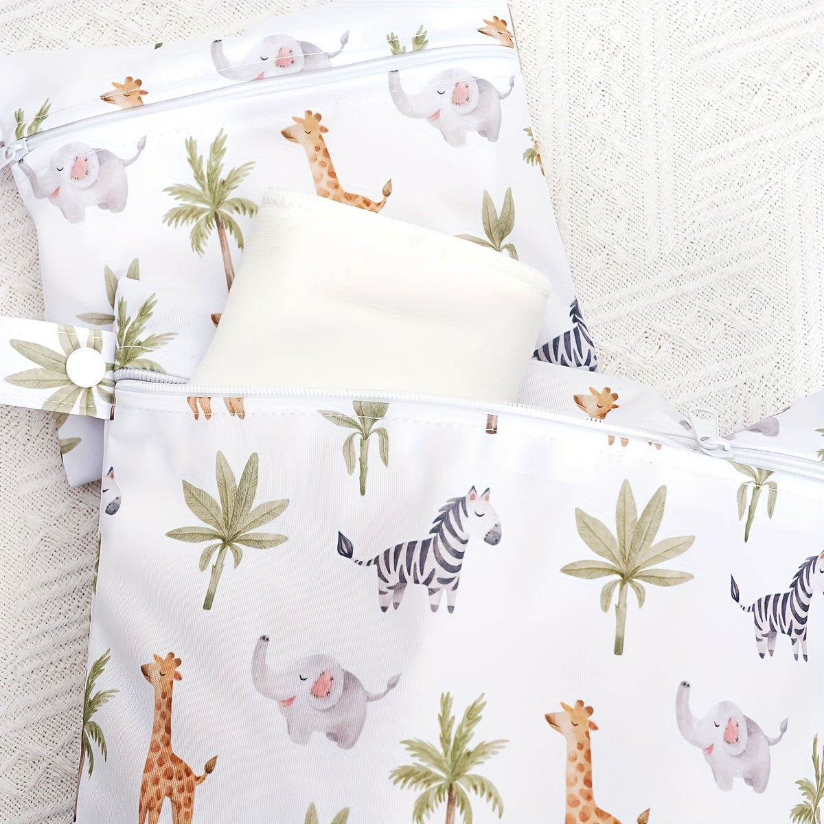 3 ta suv o'tkazmaydigan mato pampers saqlash sumkasi to'plami, bitta cho'ntakli yuviladigan nam-quruq sumkalar; suzish kiyimlarini saqlash uchun mukammal