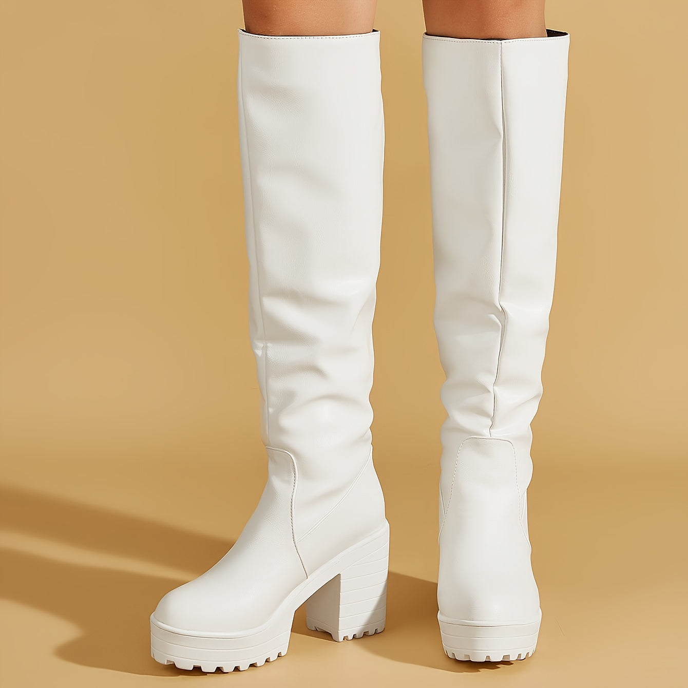 Ayollar uchun oq charmli yuqori poyabzal, kuz va qish uchun o'rta shishli botlar