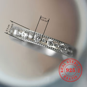 Zirkoniya bilan bezatilgan, har kuni kiyish, norasmiy chiqishlar yoki to'y kabi maxsus tadbirlar uchun mos S925 kumush uzuk.