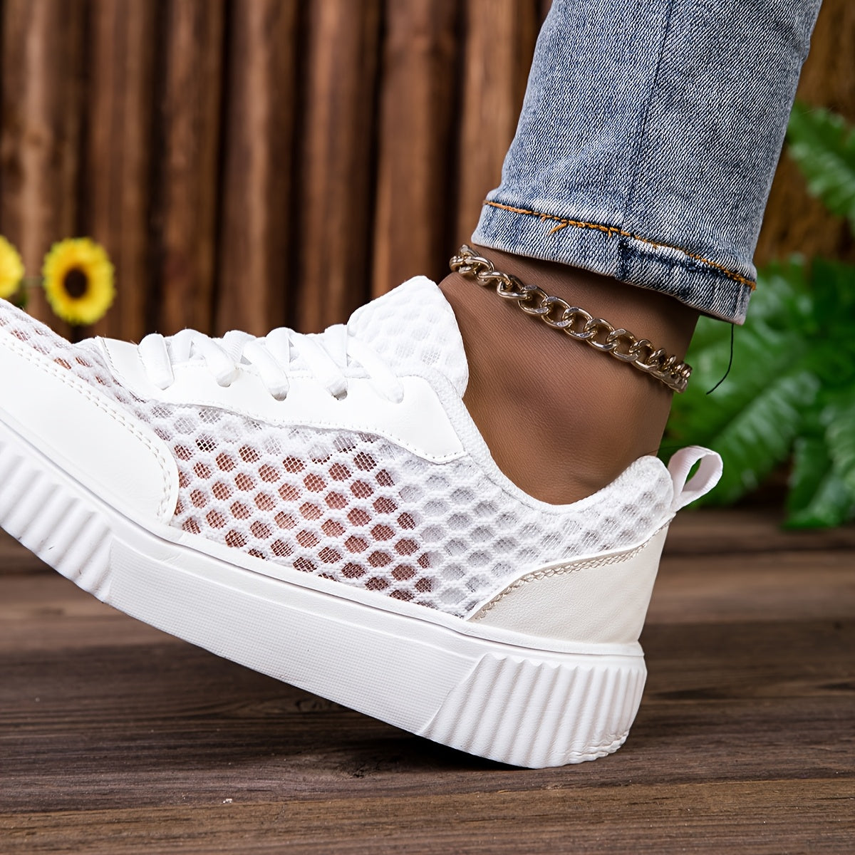 Women's Mesh Sneakers Lightweight White Low-Top Lace-Up Running Casual