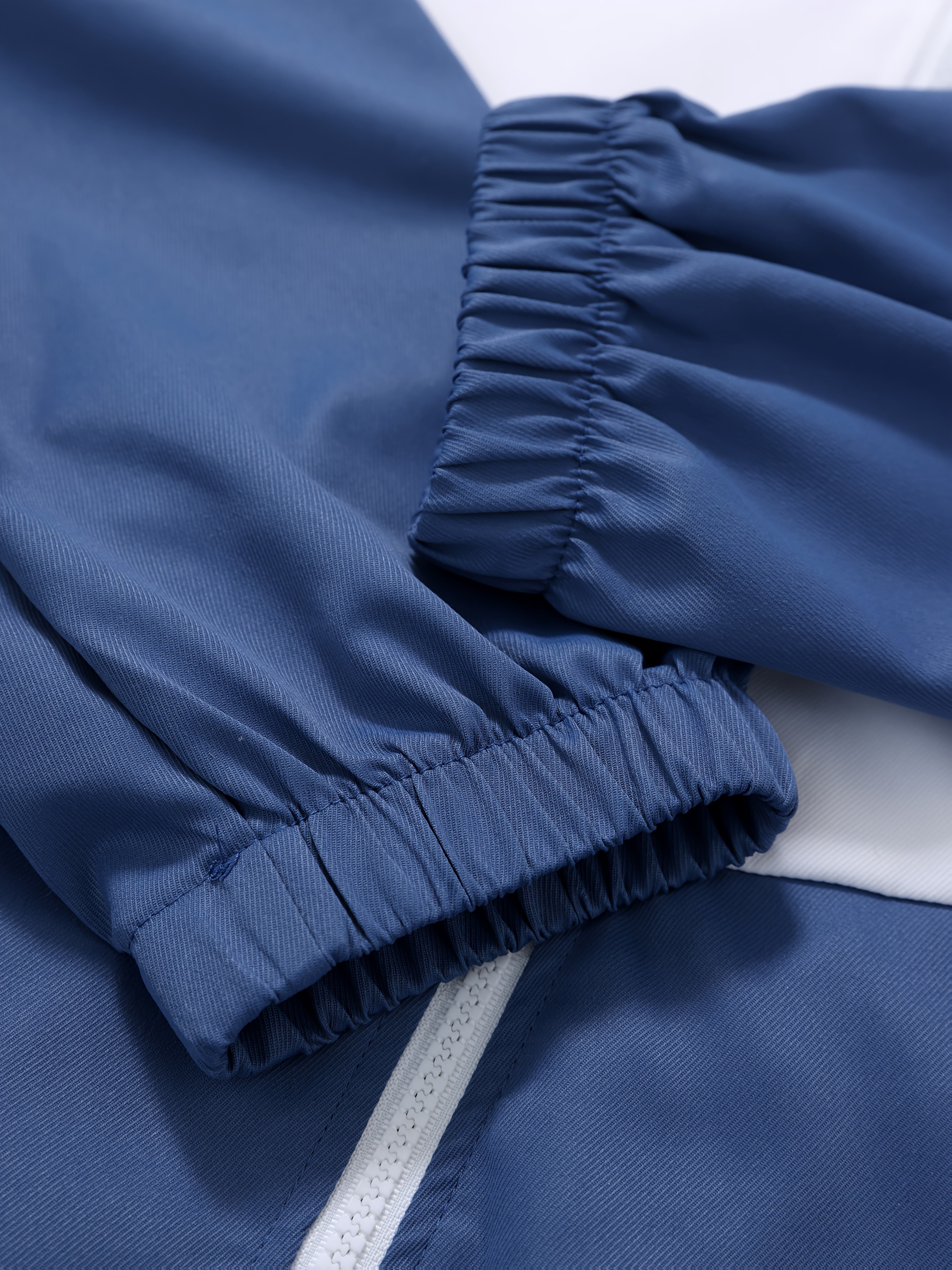 Conjunto deportivo de poliéster con bloque de colores y capucha para hombre, ideal para correr, entrenar y actividades al aire libre